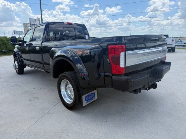 Used 2019 Black Ford Platinum image 3