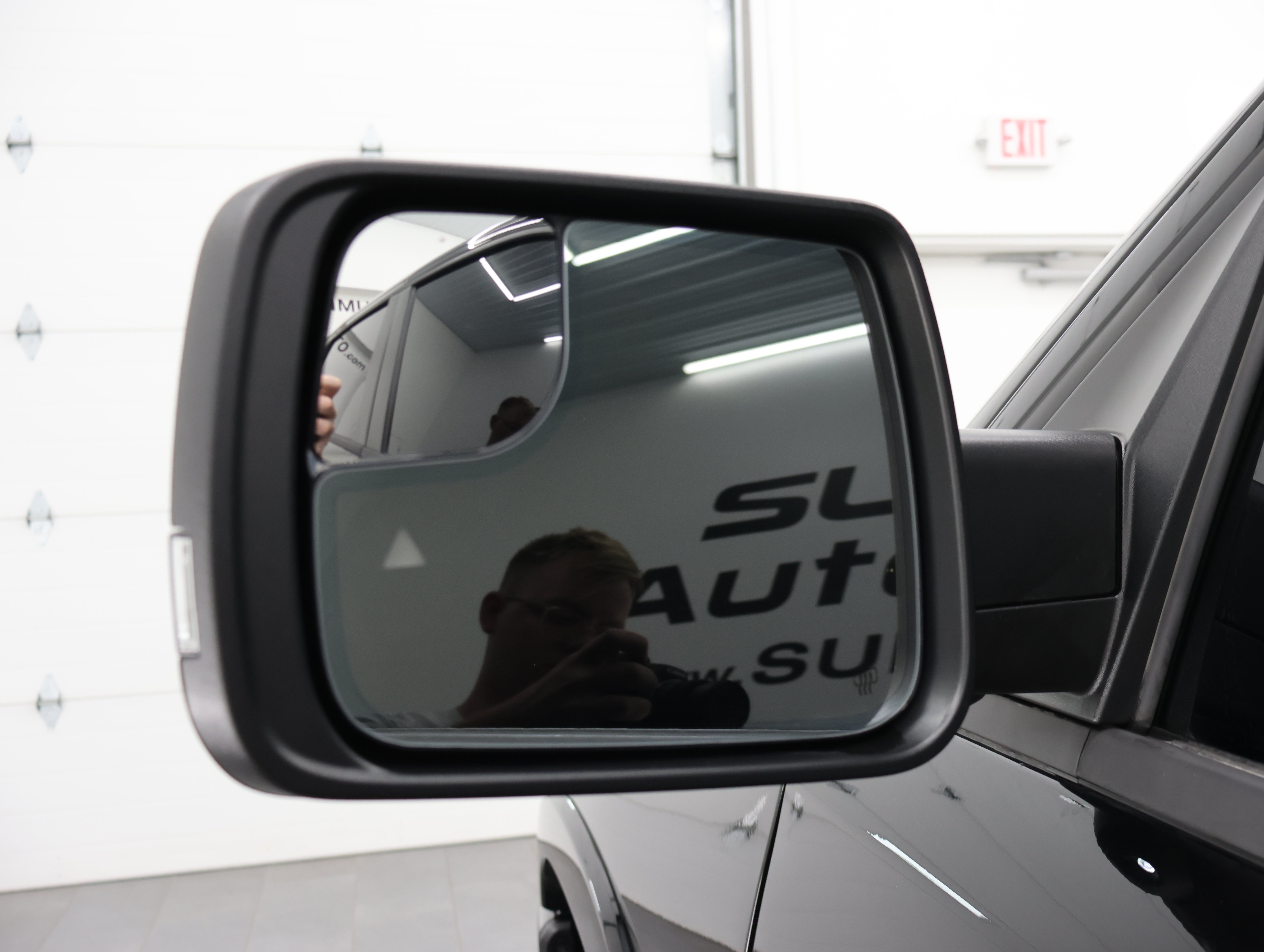 Used 2025 Diamond Black Crystal Pearlcoat Ram Limited image 43