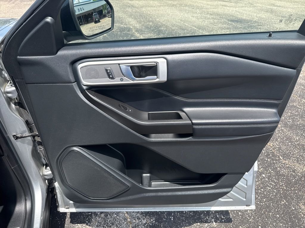 Used 2020 Silver Ford Limited image 25