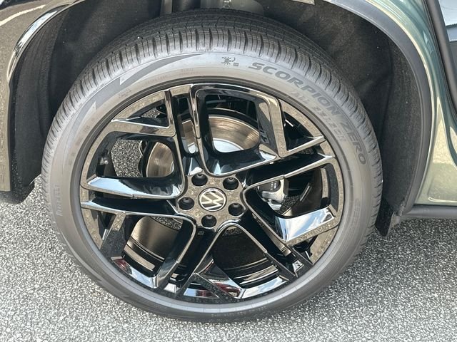 New 2026 Green Volkswagen 2.0T SE R-Line Black image 17