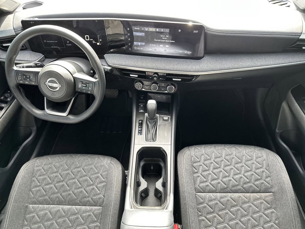 Used 2025 Brown Nissan SV image 12