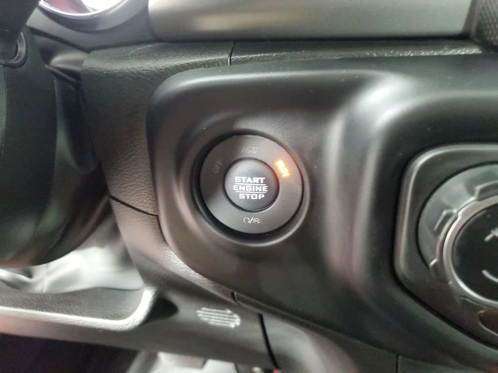 Used 2023 Red Jeep Sport S image 23
