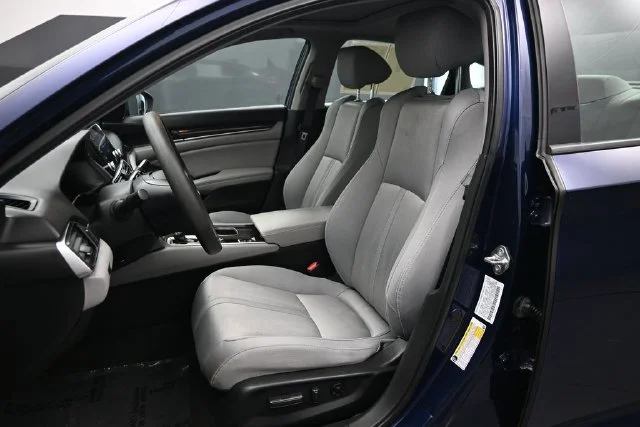 Used 2019 Blue Honda EX image 5