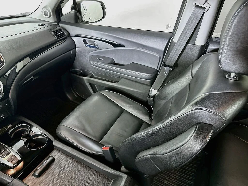 Used 2019  Honda Touring image 25