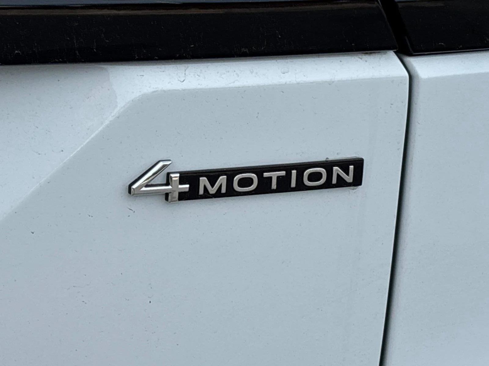New 2025 Pure White Volkswagen 2.0T Peak Edition image 11