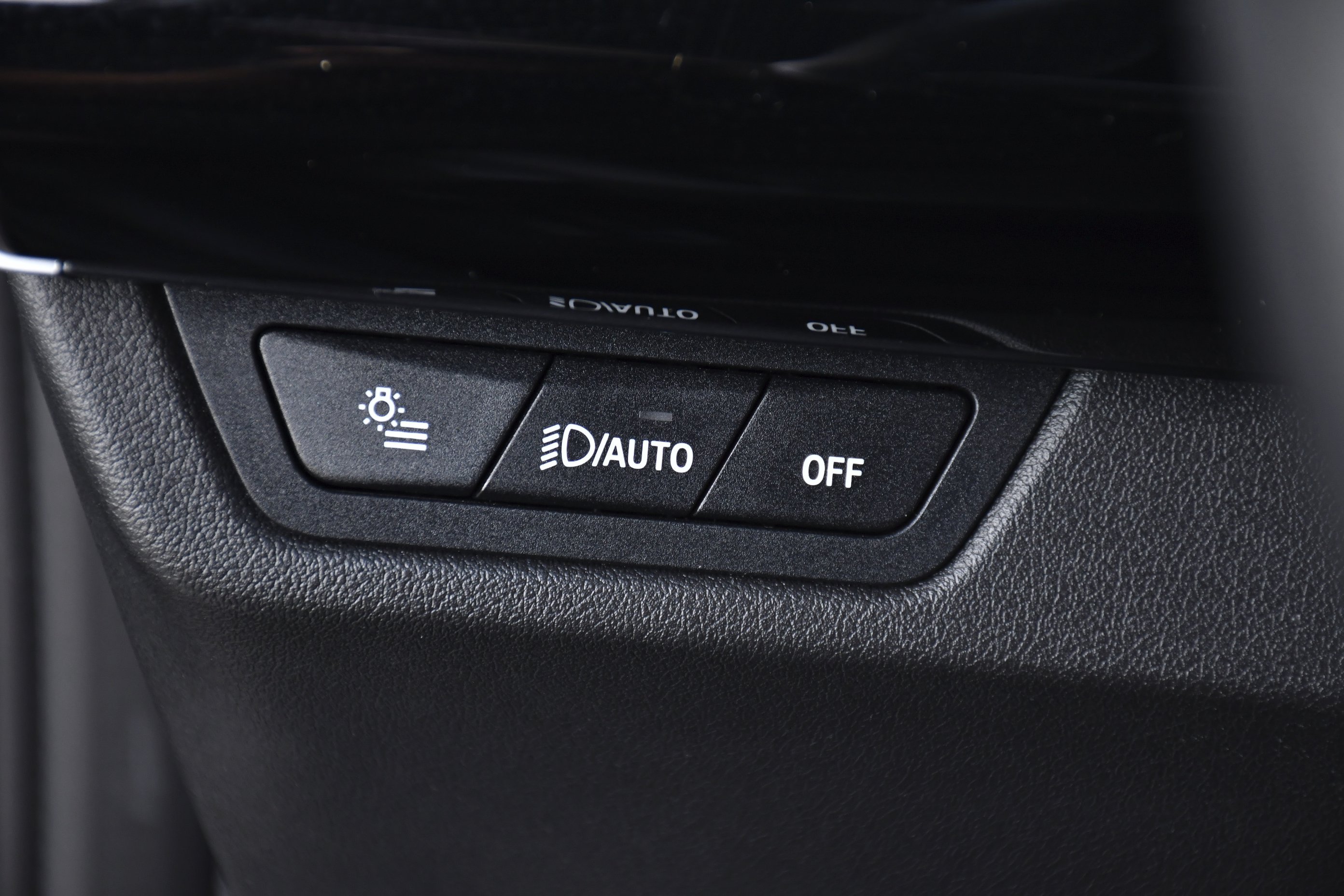 Used 2025 Black Sapphire Metallic BMW xDrive28i image 18
