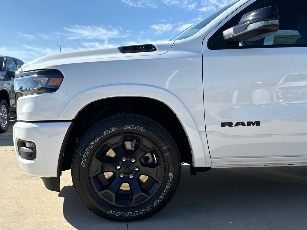 New 2026 Bright White Clear-Coat Exterior Paint RAM Big Horn/Lone Star image 5