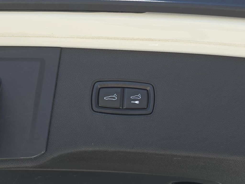 Certified Used 2024 White Porsche  image 16