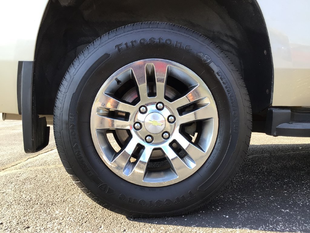 Used 2015 CHAMPAGNE SILVER METALLIC Chevrolet LT image 18