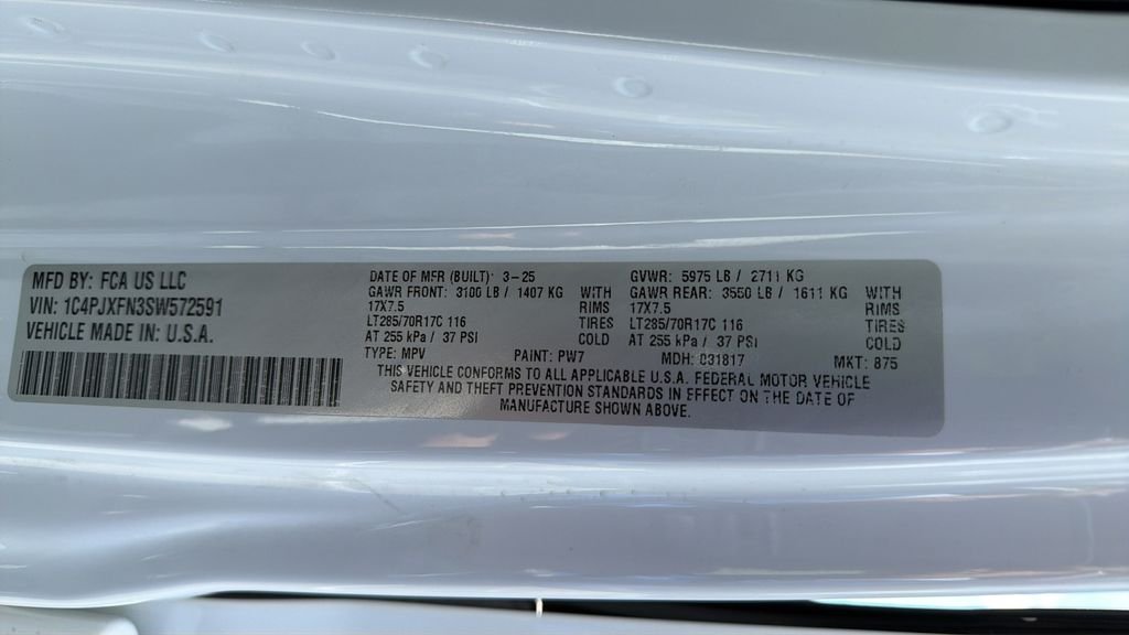 Used 2025 White Jeep Rubicon image 25