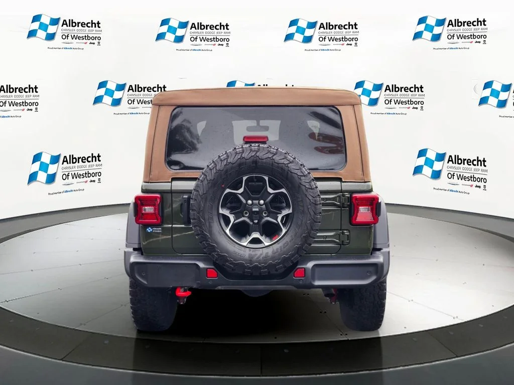 Used 2023 Green Jeep Rubicon image 4