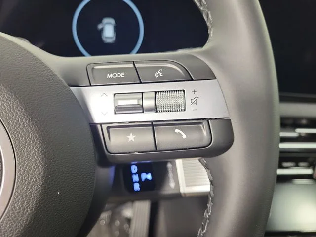 Used 2025 Red Hyundai SEL Convenience image 29