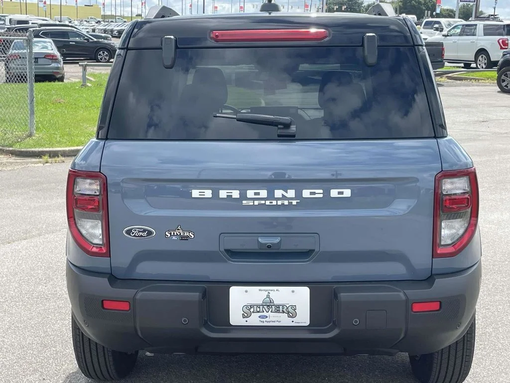 New 2025 Azure Gray Metallic Tri-Coat Ford Outer Banks® image 4