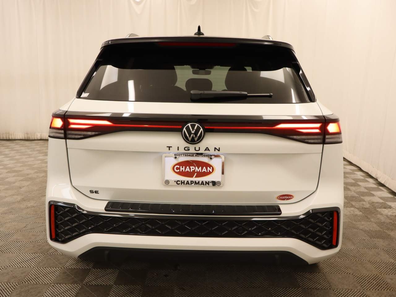New 2026 Opal White w Volkswagen SE R-Line Black image 4