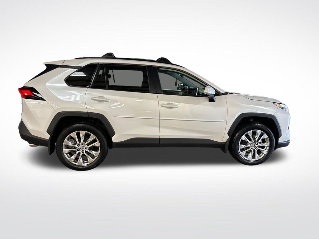 Used 2024 Beige Toyota XLE Premium image 6