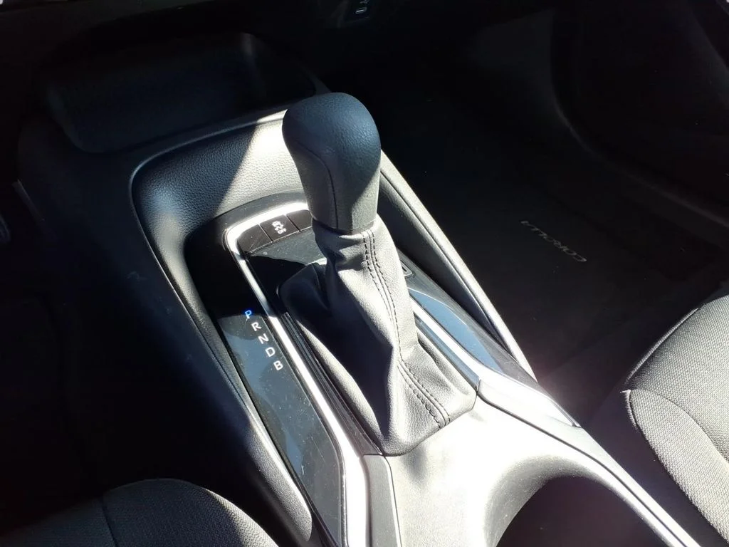 Used 2024  Toyota LE image 19