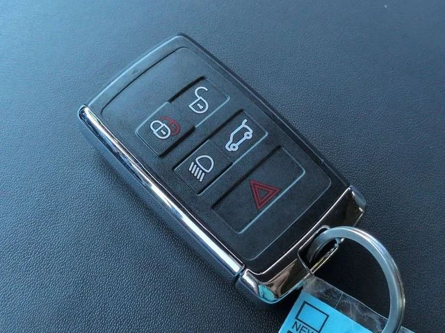 Used 2023 Gondwana Stone Metallic Land Rover X image 28
