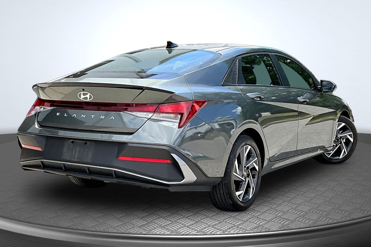 Certified Used 2025 Gray Hyundai SEL Sport image 7