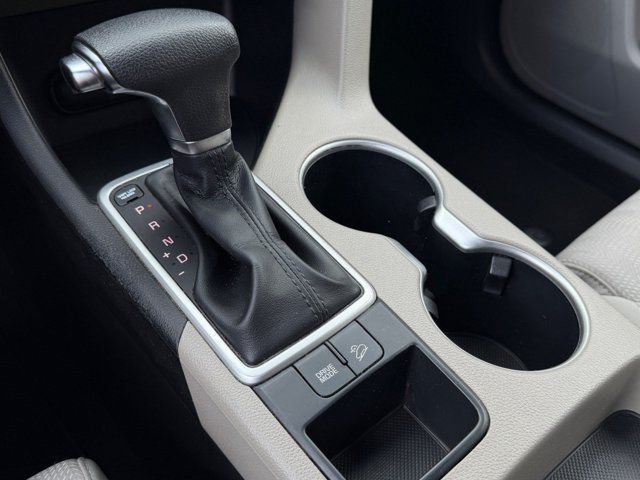 Used 2022 Red Kia LX image 24
