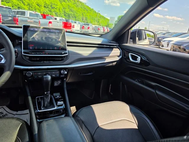 Used 2023 White Jeep Limited image 13