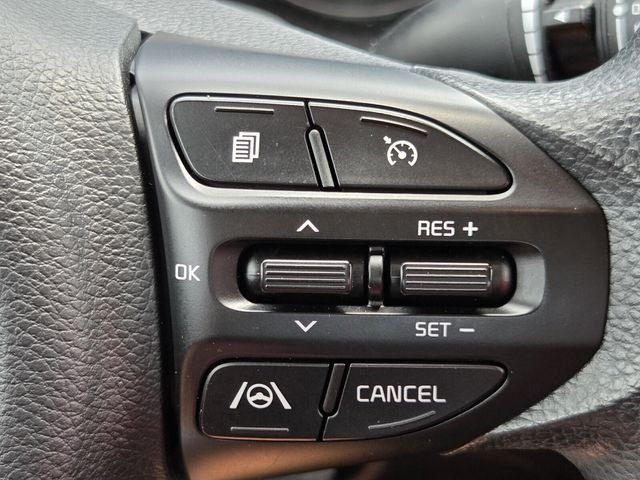 Used 2022 Silver Kia S image 22