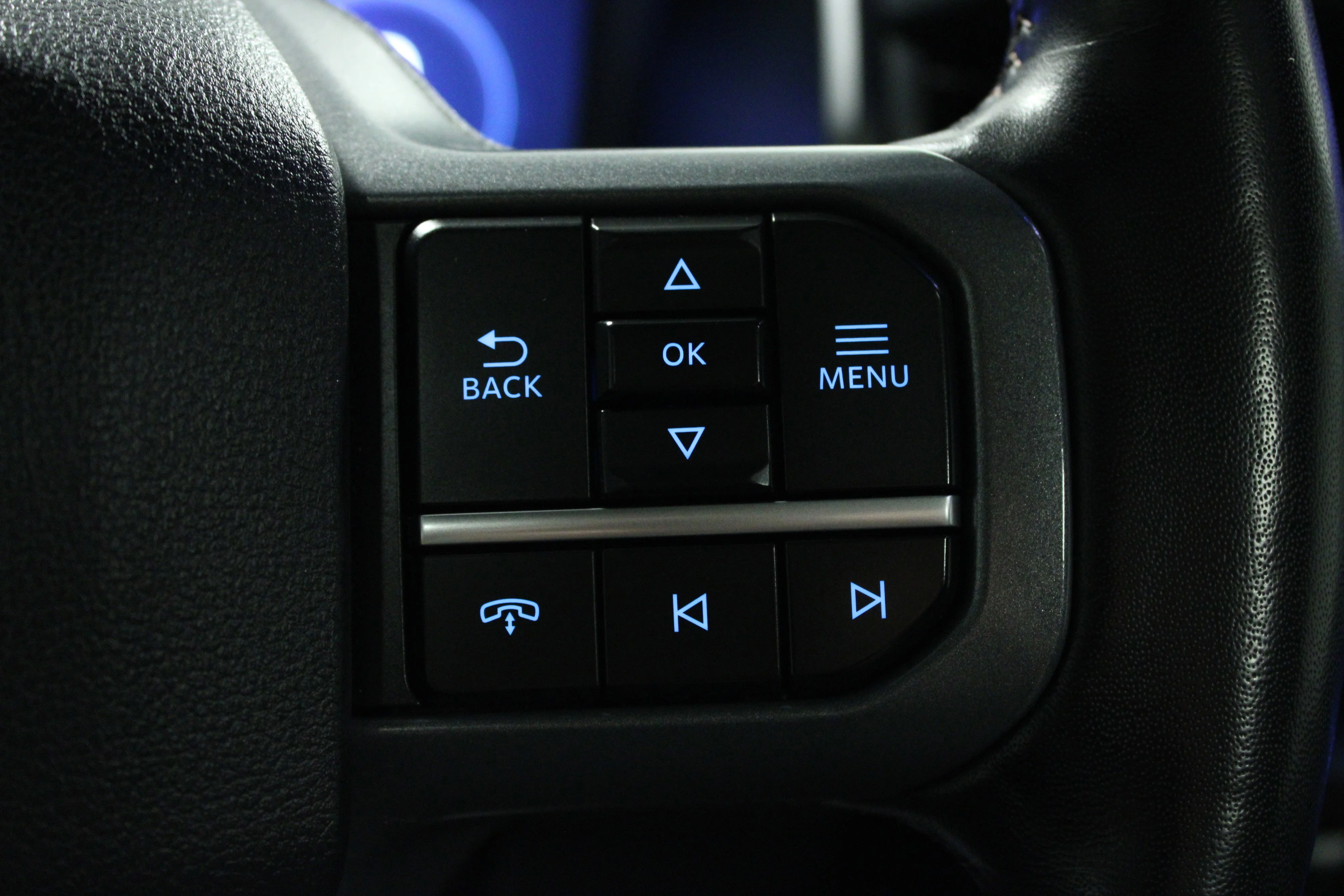 Used 2024 Carbonized Gray Metallic Ford Lariat image 22