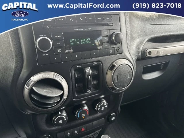 Used 2015 Green Jeep Unlimited Sport image 26