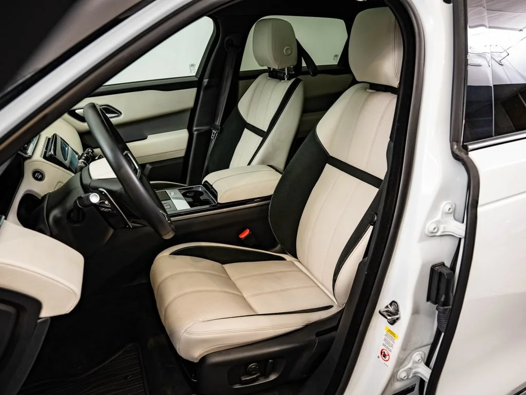Used 2023 Fuji White Land Rover R-Dynamic S MHEV image 24