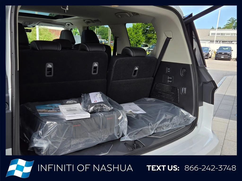 New 2027 RADIANT WHITE INFINITI Luxe 4WD image 19