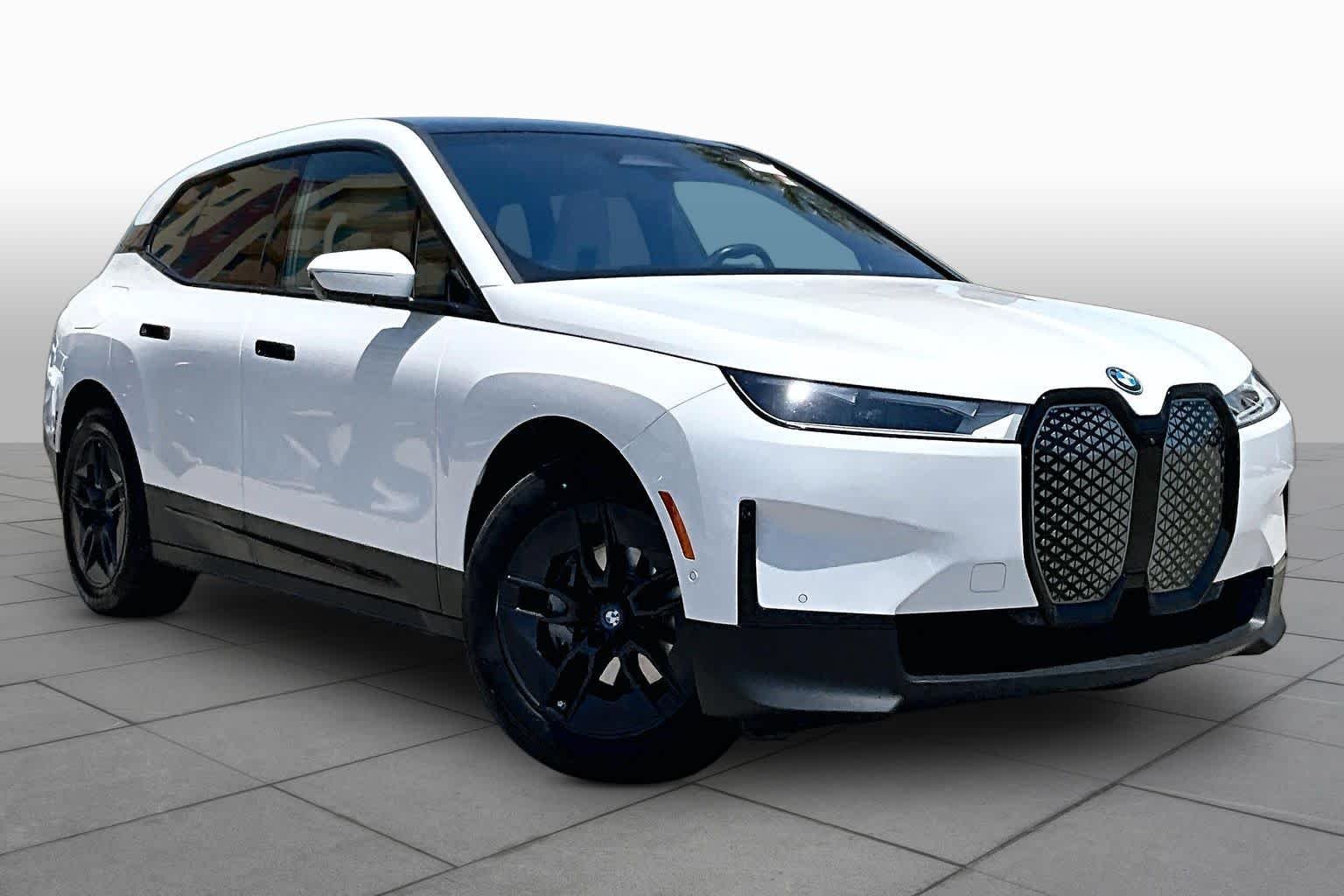 Used 2024 Alpine White BMW xDrive50 image 2