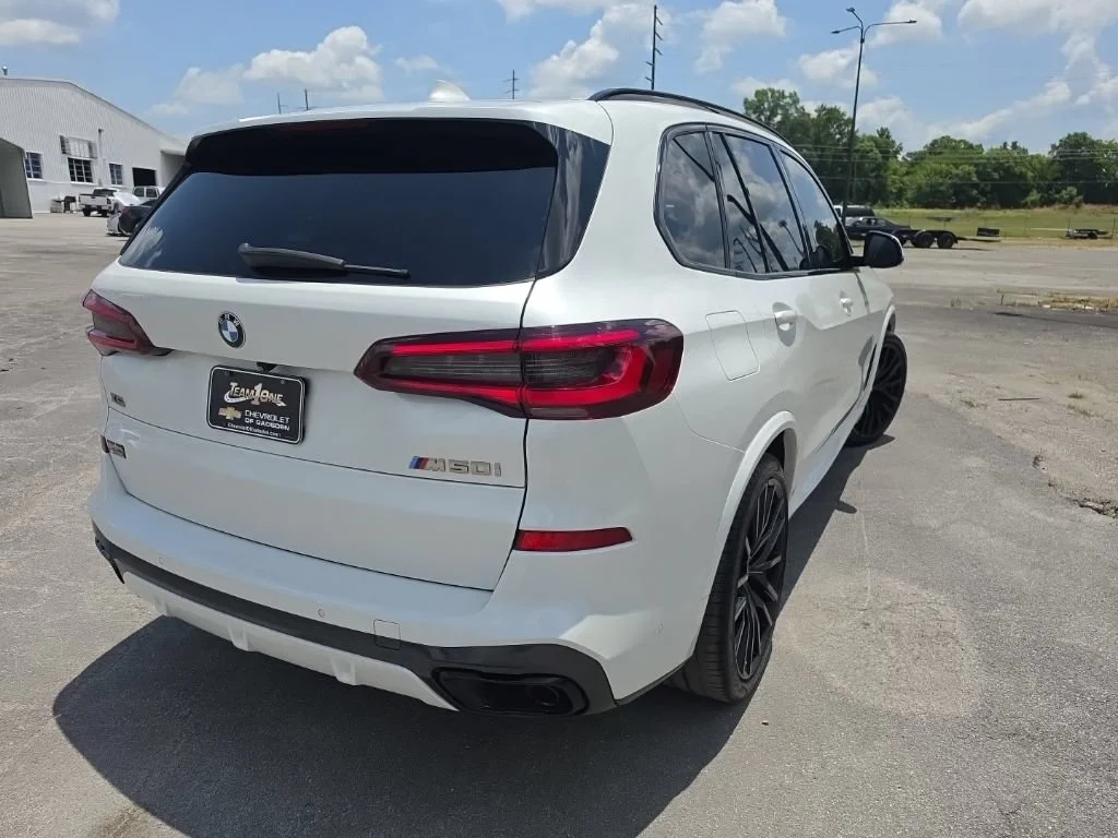 Used 2022 White BMW M50i image 5