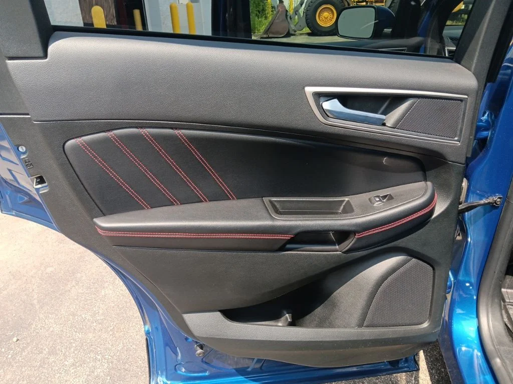 Used 2023 Blue Metallic Ford ST Line image 27