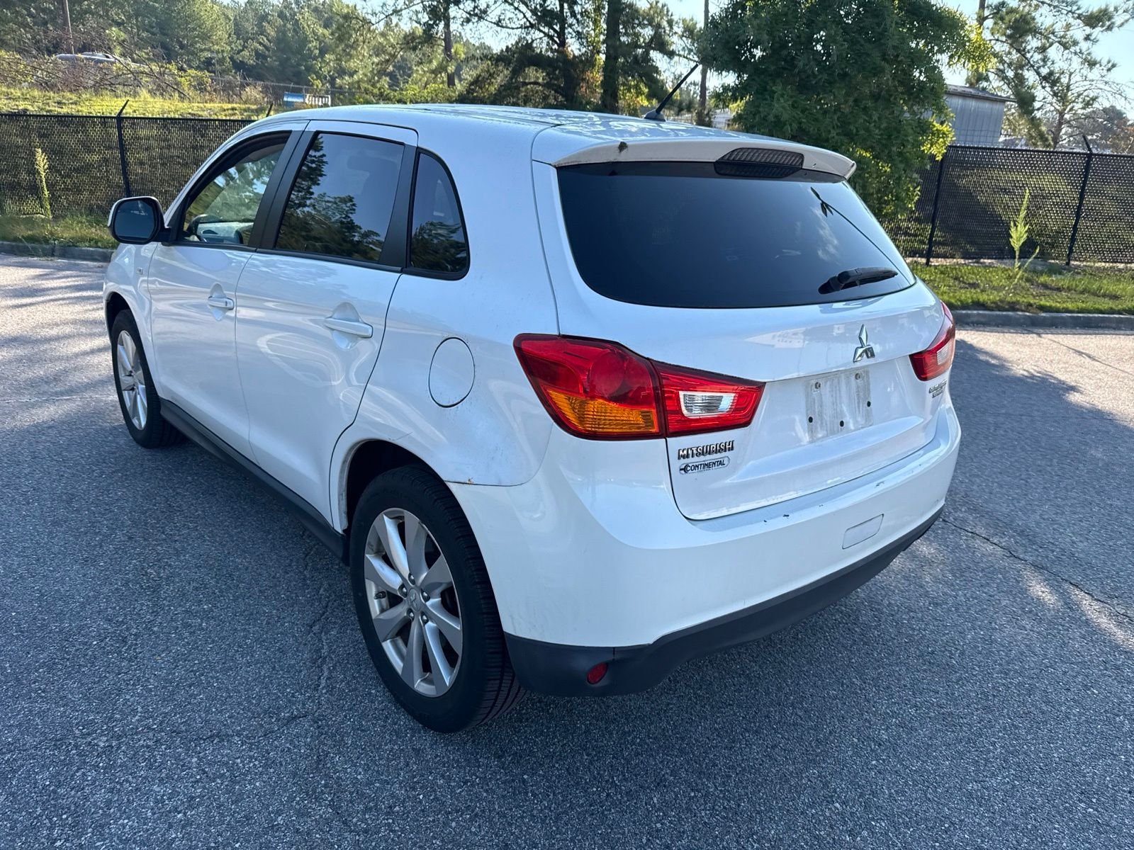 Used 2014 White Mitsubishi ES image 4