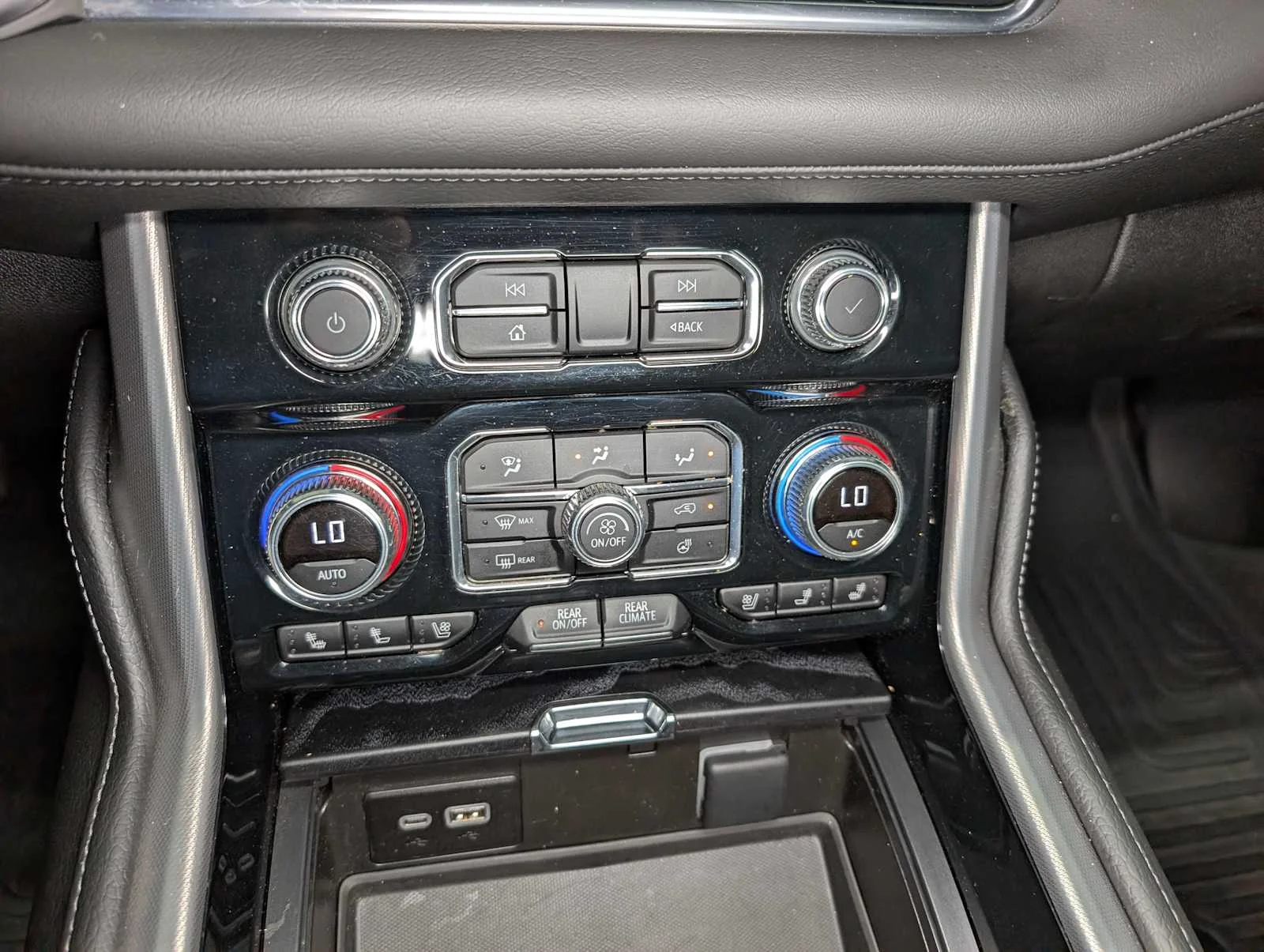 Used 2023 ONYX BLACK GMC Denali image 27