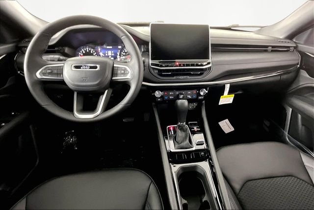 New 2026 Fathom Blue Pearl Coat Jeep Latitude image 6