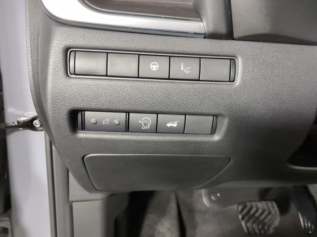 Certified Used 2023 Boulder Gray Pearl Nissan Platinum image 32