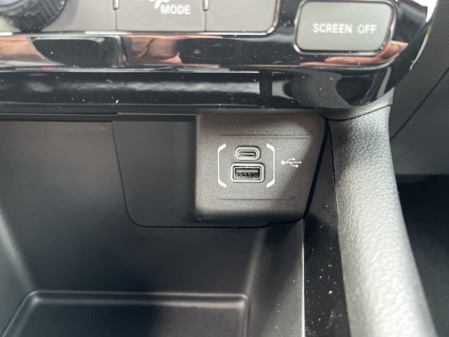 New 2026 Red Hot Pearlcoat Jeep Latitude Altitude image 21
