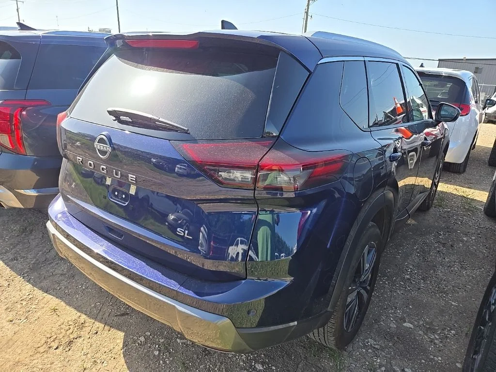 Used 2026 Blue Nissan SL image 3