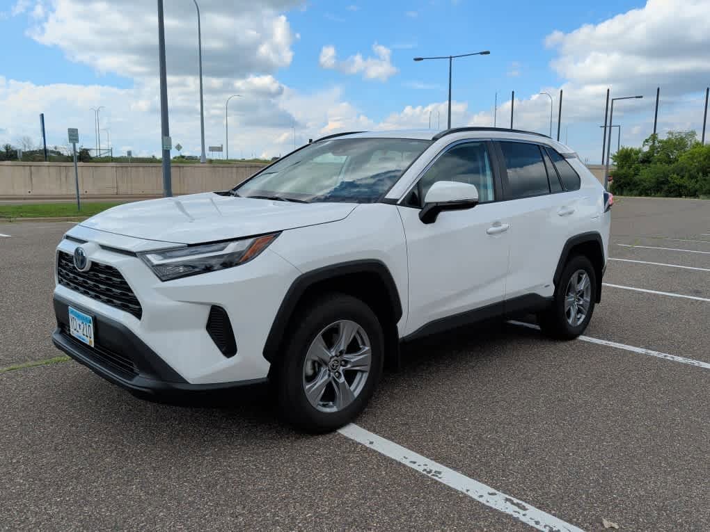 Used 2022 White Toyota Hybrid XLE image 2