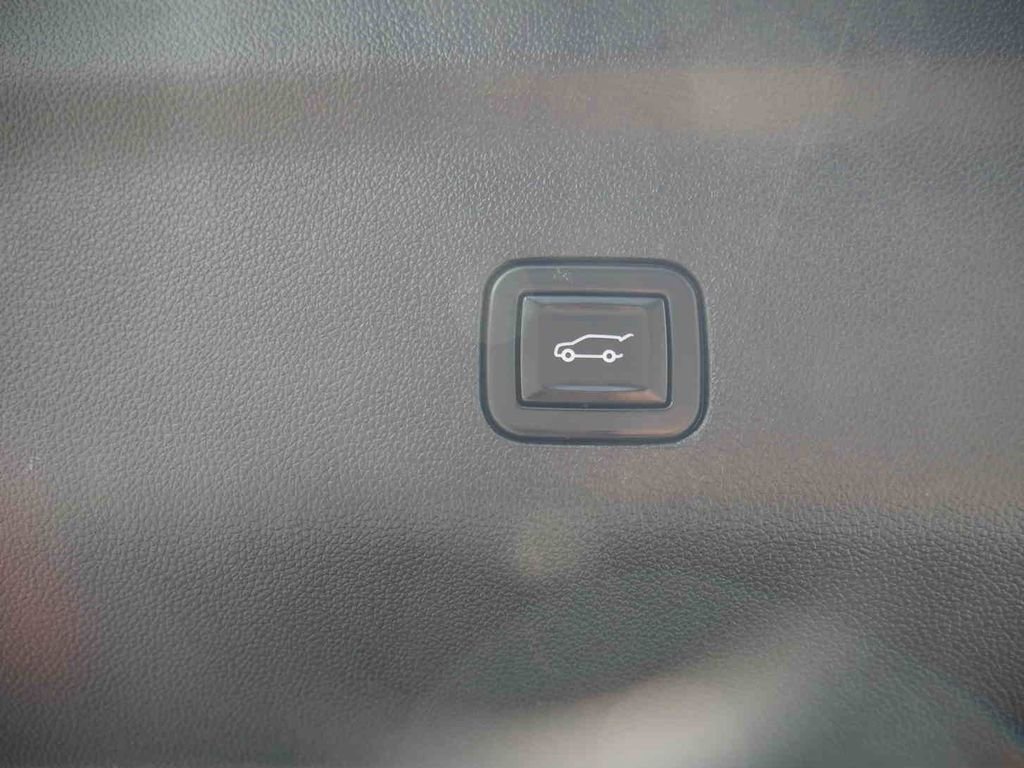 Used 2024 White Chevrolet LT image 10