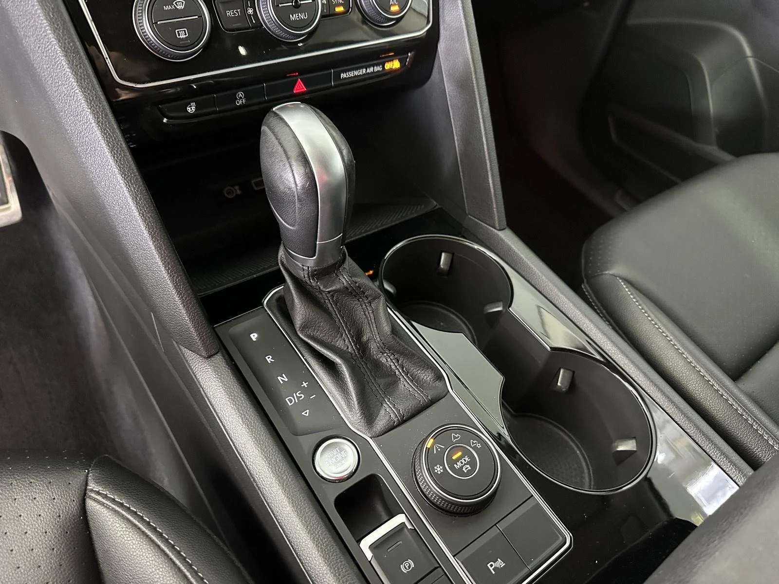 Used 2019 Platinum Gray Metallic Volkswagen 3.6L V6 SEL R-Line image 18