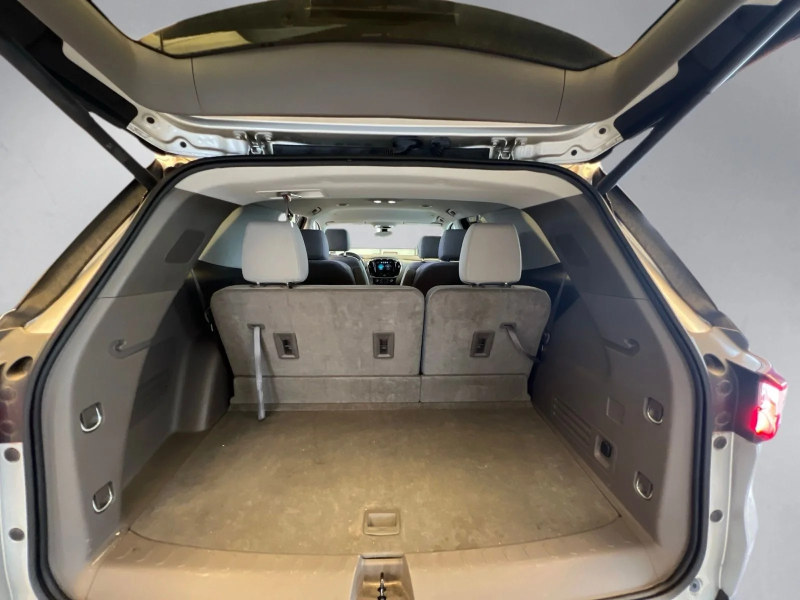 Used 2019 Silver Ice Metallic Chevrolet LT image 27
