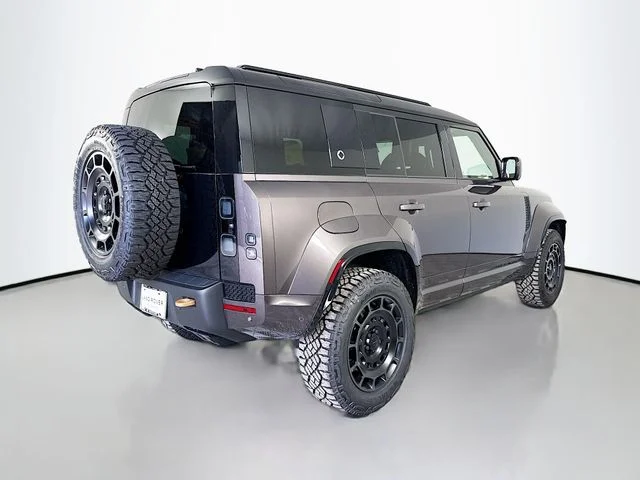 New 2026 Charente Grey Land Rover  OCTA image 5