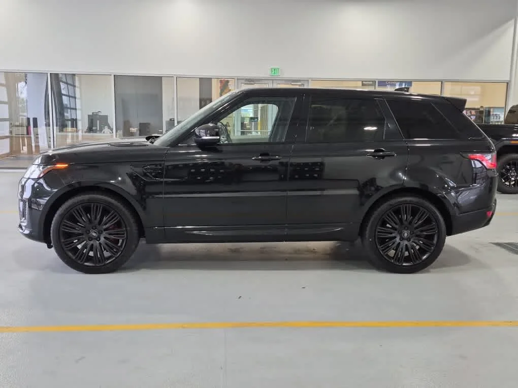 Used 2021 Ligurian Black Land Rover HSE Dynamic image 6