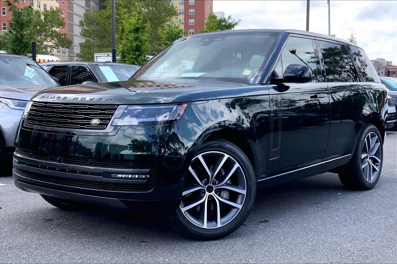 New 2026 British Racing Green Land Rover SE image 1
