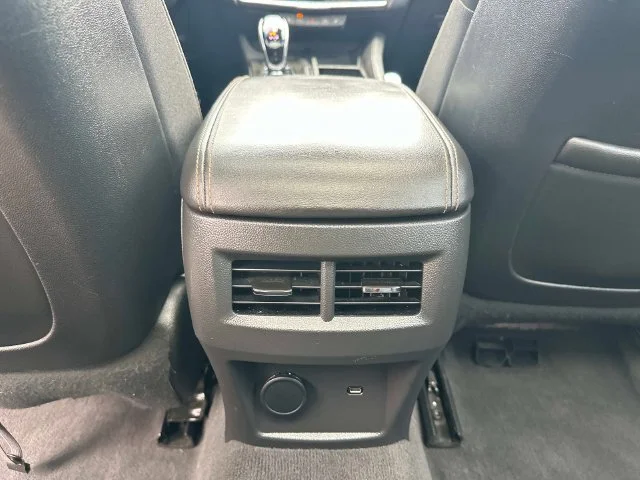 Used 2020 Black Cadillac Sport image 17
