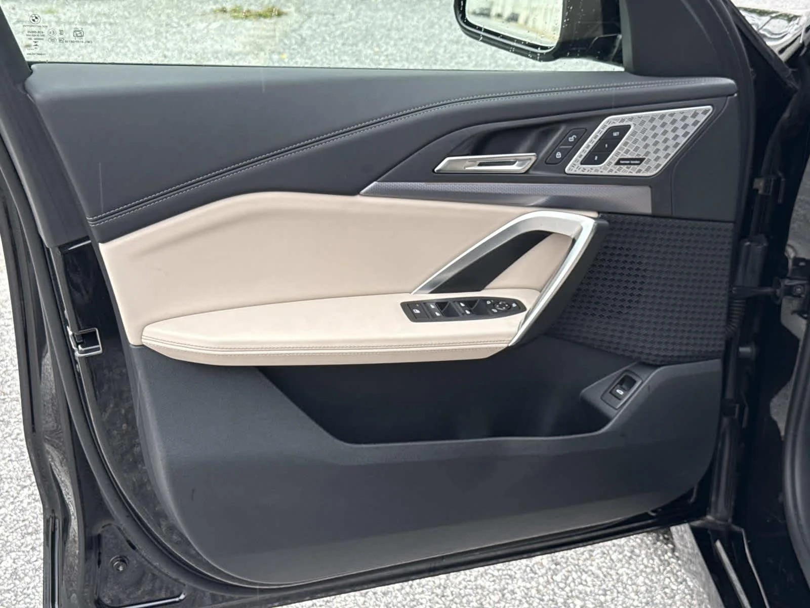 Used 2025 Black Sapphire Metallic BMW M35i image 26