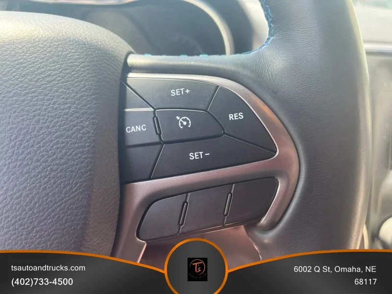 Used 2019 Black Jeep Upland Sport Utility 4D image 21