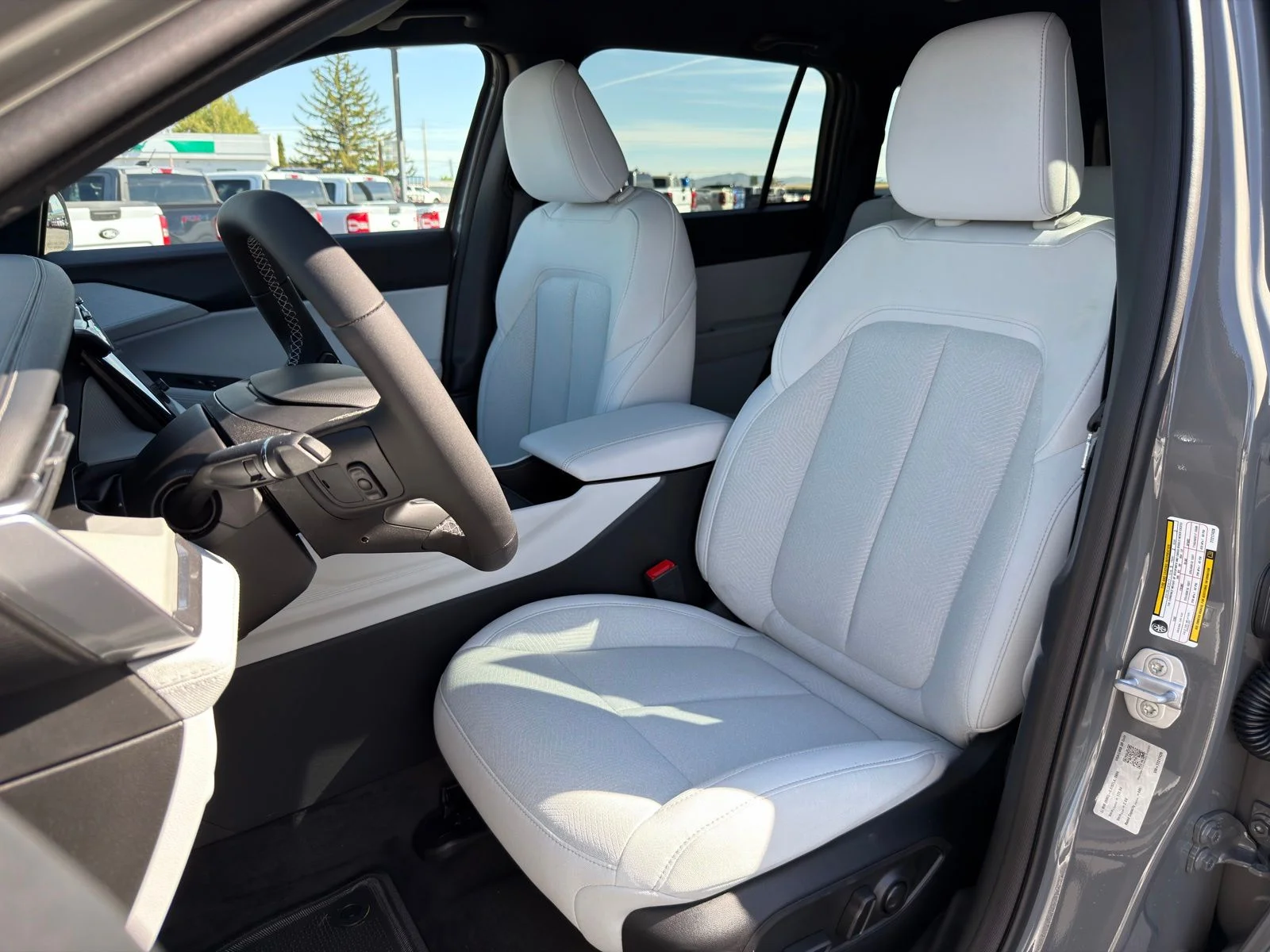 New 2026 Sting-Gray Clear-Coat Exterior Paint Jeep Laredo image 14