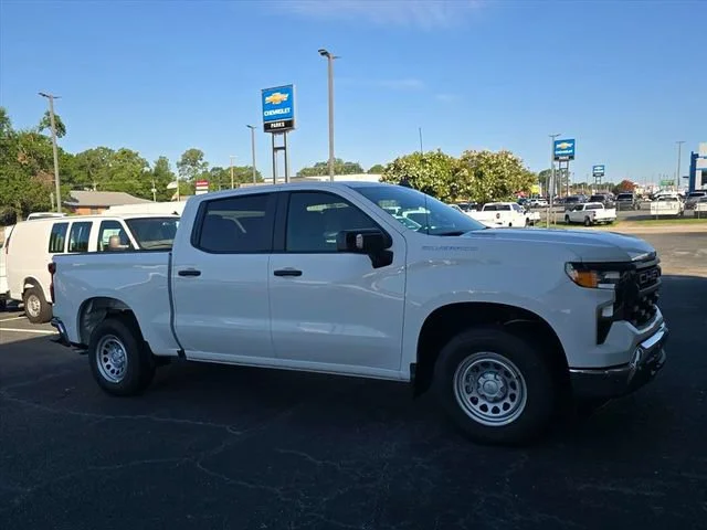 New 2026 Summit White Chevrolet WT image 2